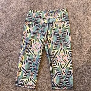 Victoria Secret Knockout workout Crop Capri size medium Vsx sport